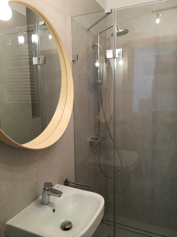 קרקוב Shoq Studio Nice Apartment With Private Parking מראה חיצוני תמונה