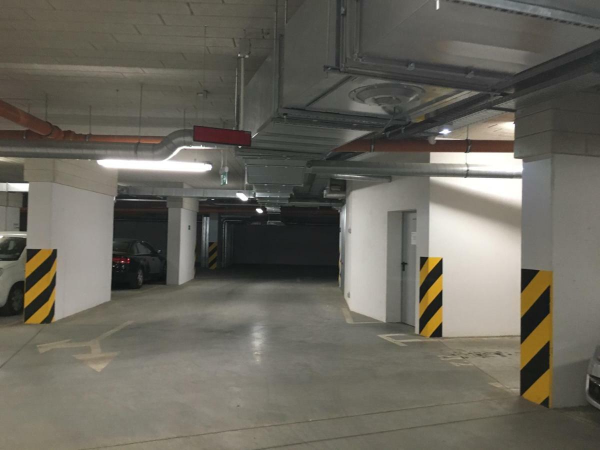 קרקוב Shoq Studio Nice Apartment With Private Parking מראה חיצוני תמונה