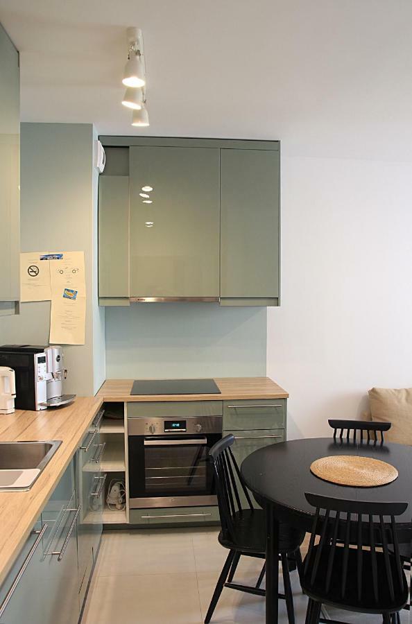 קרקוב Shoq Studio Nice Apartment With Private Parking מראה חיצוני תמונה